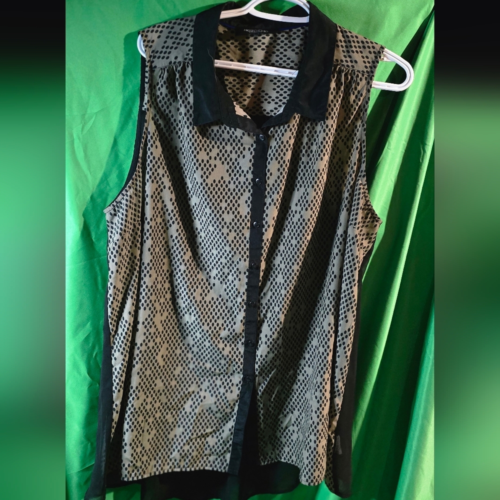 3 For $20 💕 Michel Studio Black and Gray Sleeveless Blouse